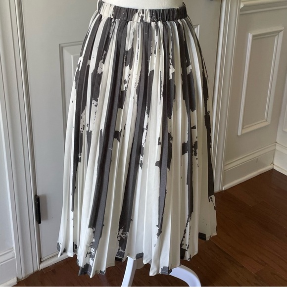 YOSHI KONDO Pleated Skirt Size Small - Picture 1 of 4